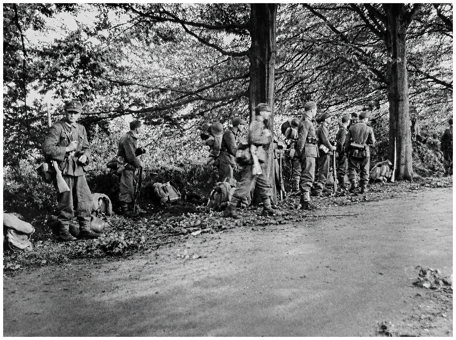 Duitse soldaten aan de Dreyenseweg. Fotobron; onbekend.